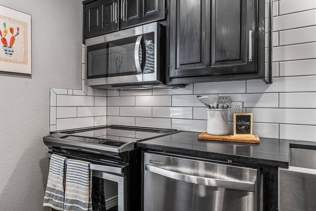 Luxe Condo In City Center Waco Eksteriør billede